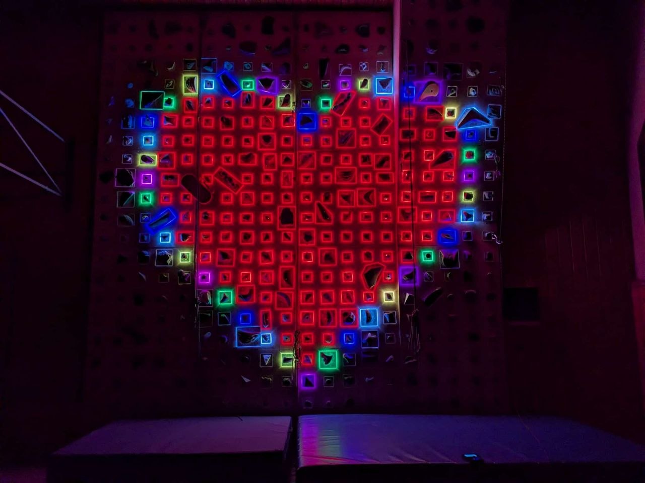 Flashwall mit leuchtendem Herz