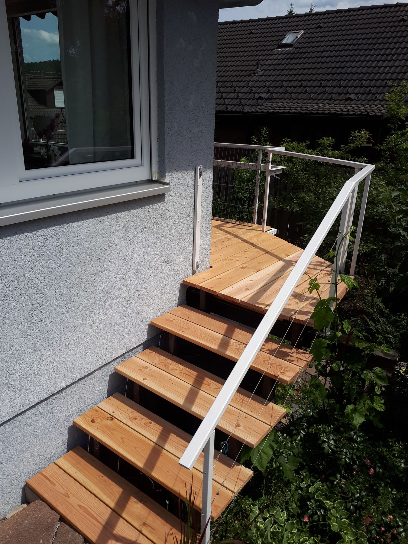 Terrasse in Rangendingen mit Lärchenbelag Bild 2