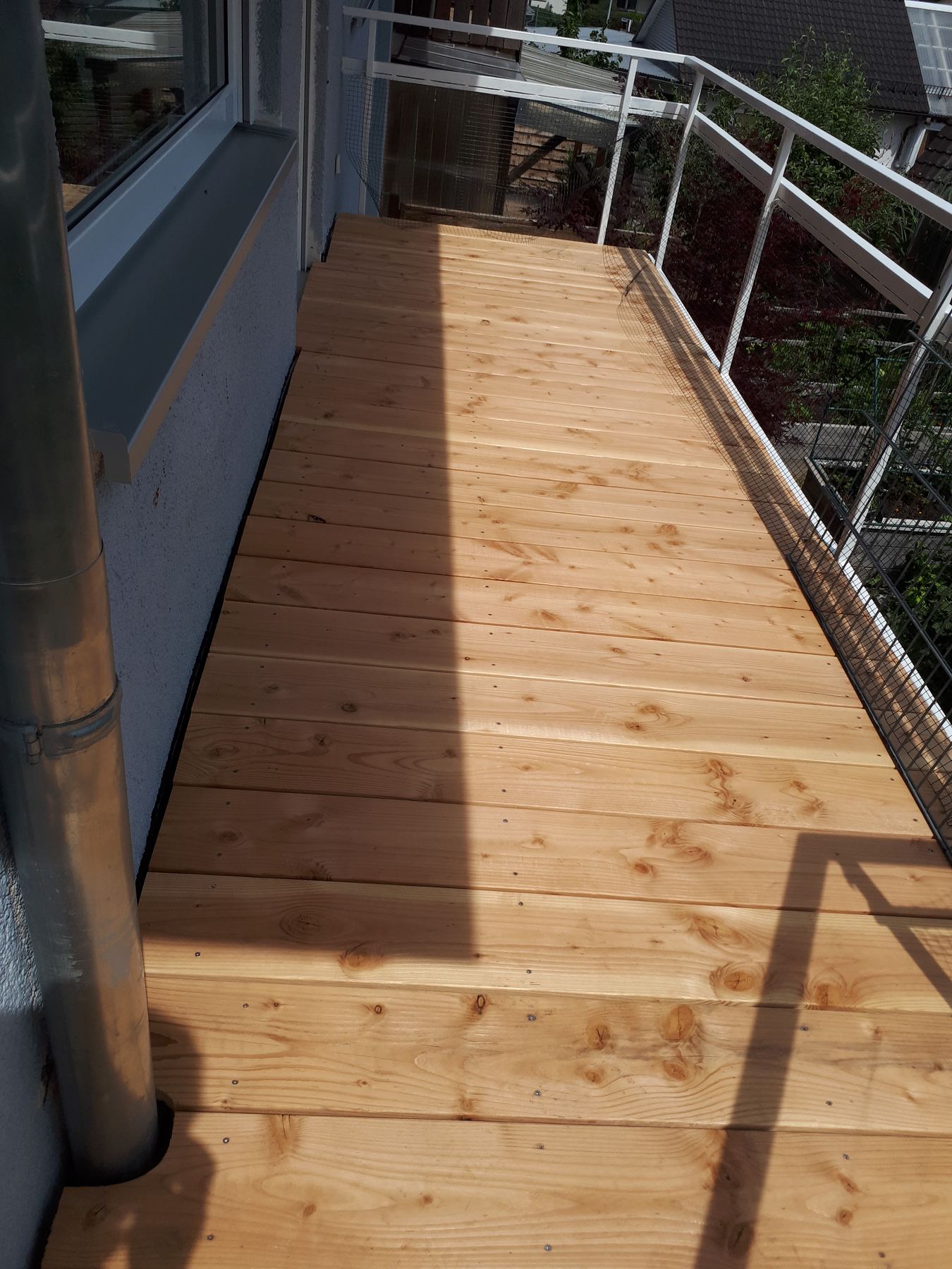 Terrasse in Rangendingen mit Lärchenbelag Bild 4