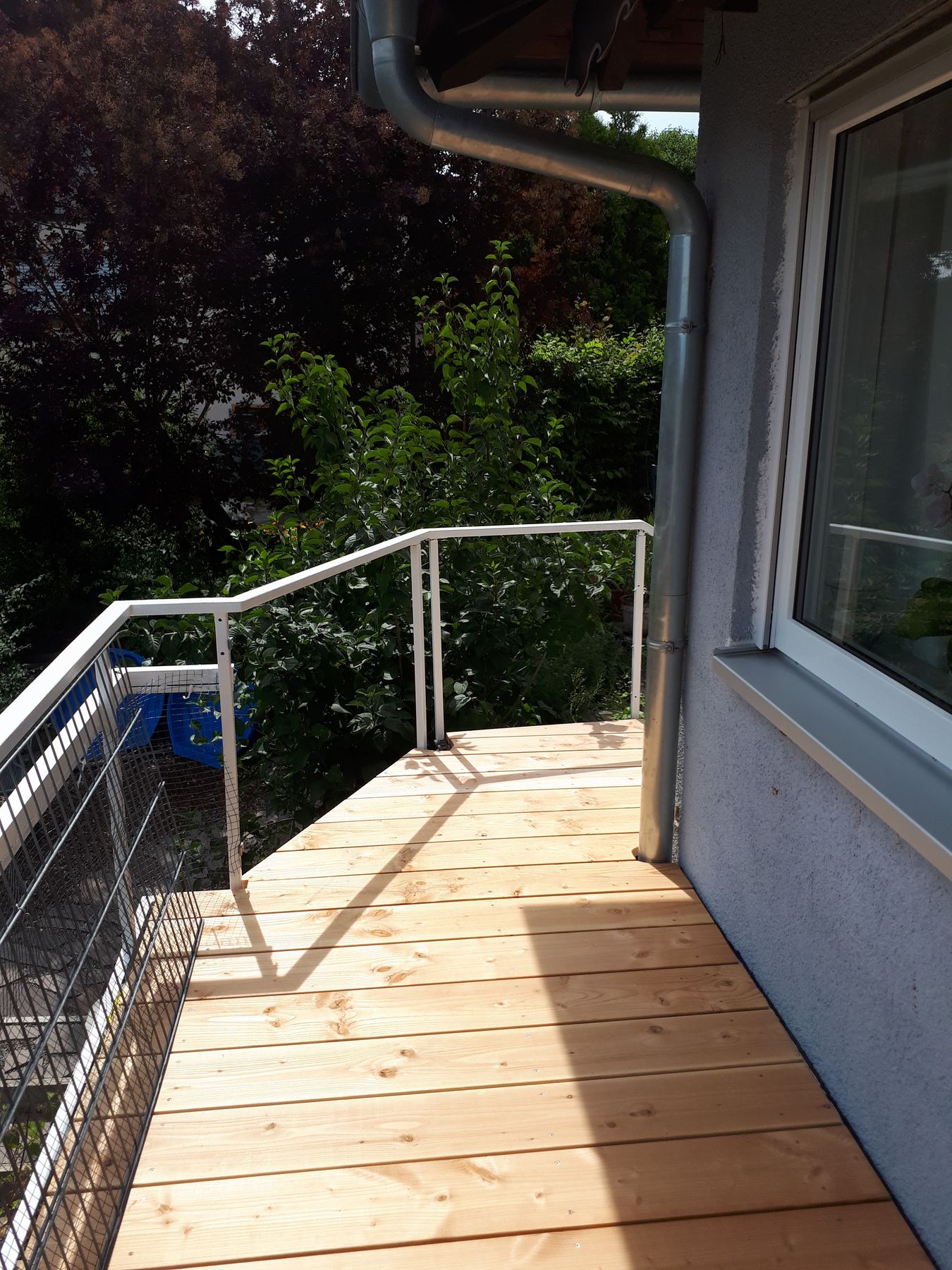 Terrasse in Rangendingen mit Lärchenbelag Bild 6