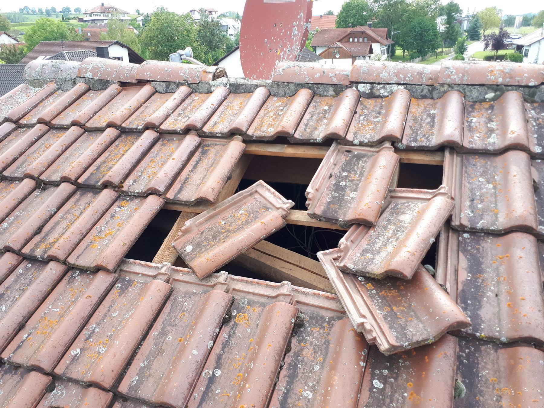 Dachreparatur und Dachreinigung als Folgeauftrag